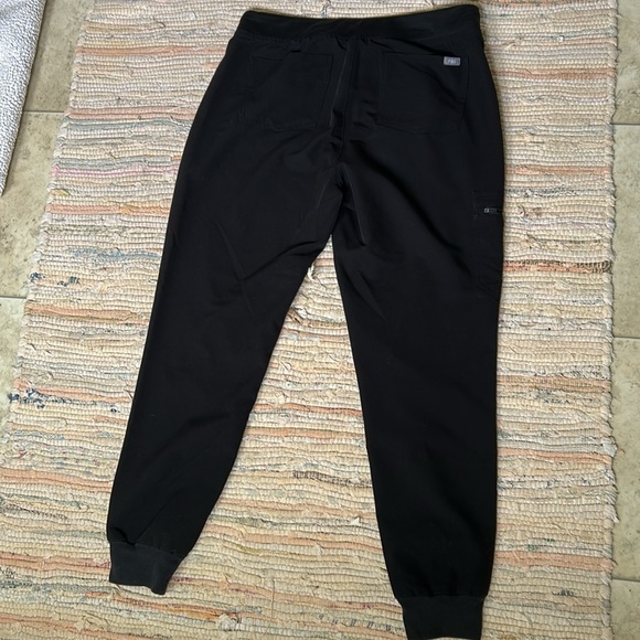 Figs Zamora jogger scrub pants size medium in black - Picture 4 of 4